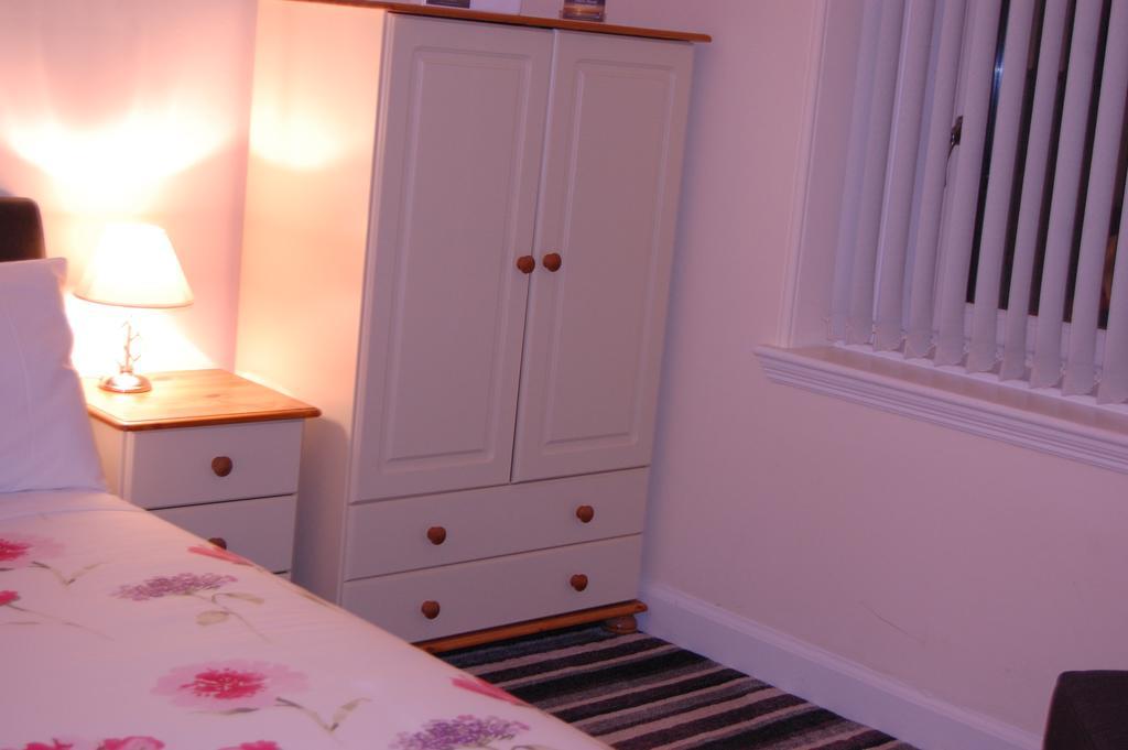 Dawn Break Largs Quarto foto